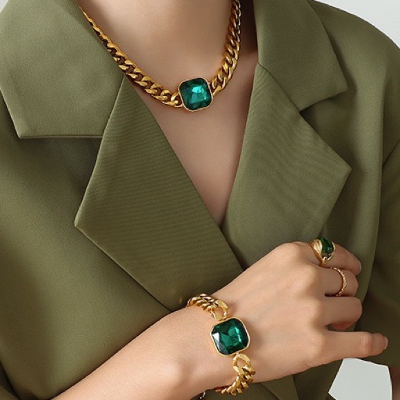 18K Gold Plated Cuban Link Chain Necklace*Green Emerald Zircon Necklace* - Picture 3 of 3